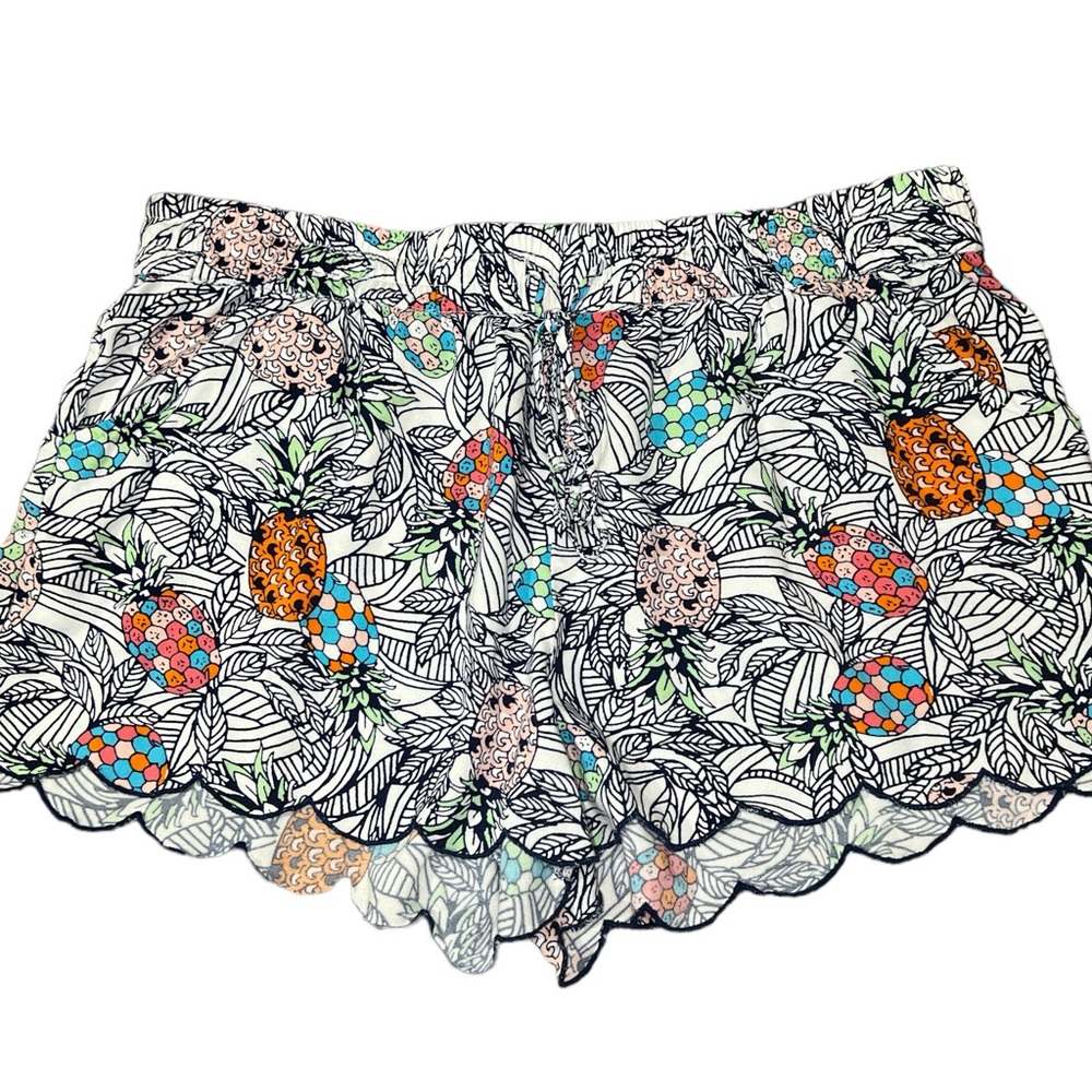 Red Camel colorful pineapple pattern cute scalloped hem shorts. EC Size  X-Large